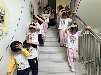 中一班：防震演习
